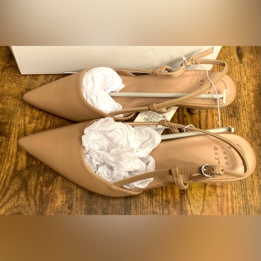 Women's Annette Slingback Kitten Heels with Memory Foam a New Day Size 8 new - Picture 2 of 6